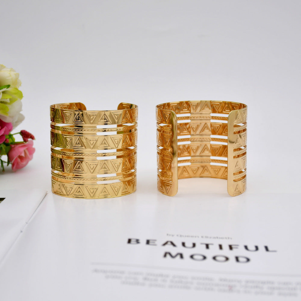 Wholesale Triangular Cutout Metal Open Bracelet